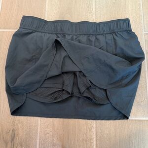 Columbia Women’s Black Athletic Mini Skort Skirt with Hidden Shorts sz M
